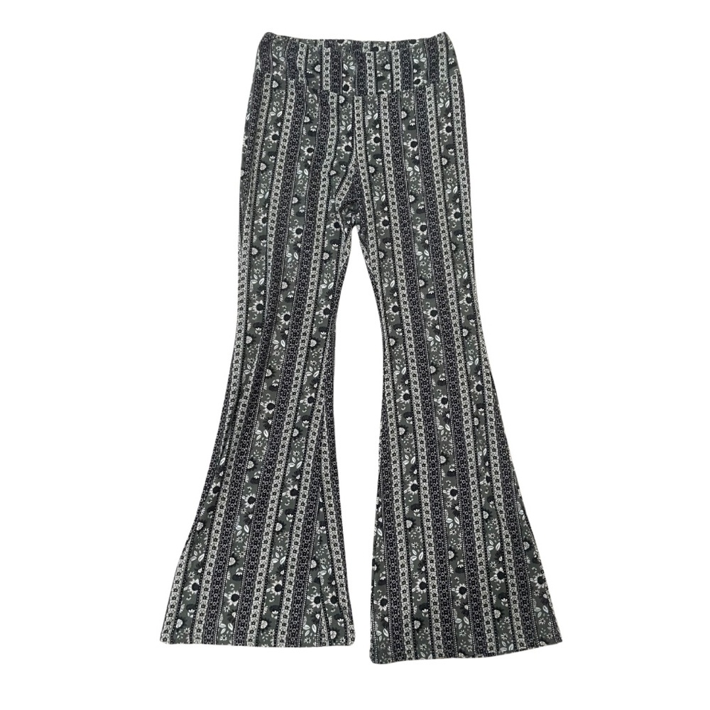 No Boundaries Soft Flare Leggings